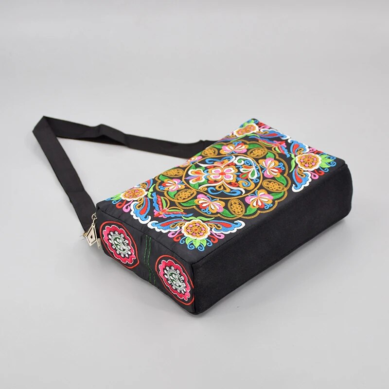 Kadın İşlemeli Çiçekler Naylon - Women Bags Offers incelemesi ve fiyatı